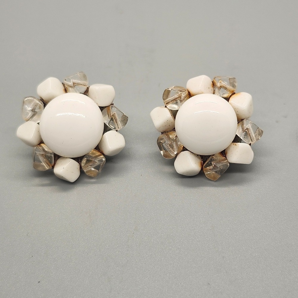 Vtg Japan Lucite Cluster Bead Earrings White Earthy Chunky Clip Retro